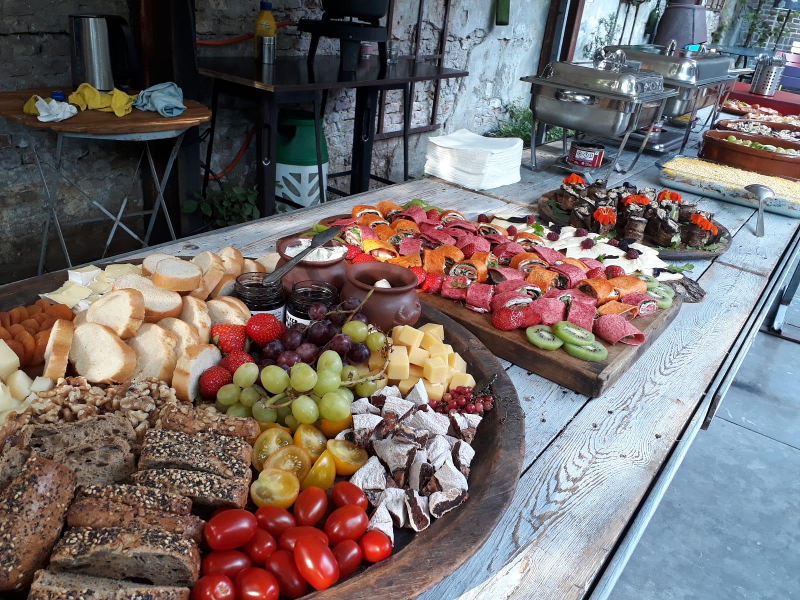 Een rijk buffet op locatie